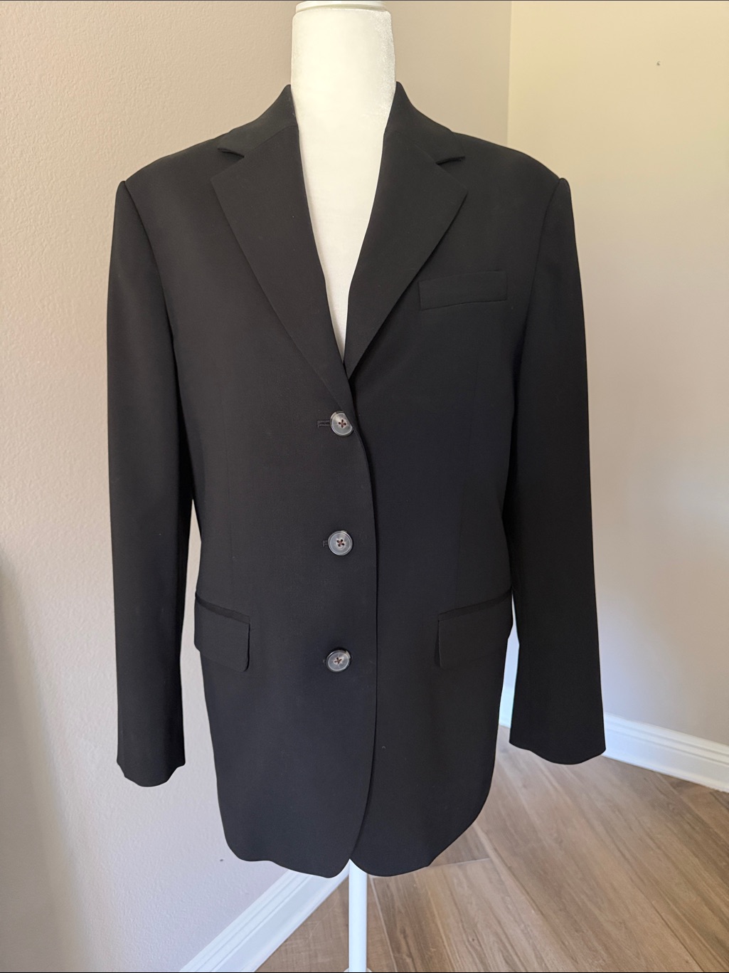 Everlane Black Three-Button Tailored Blazer